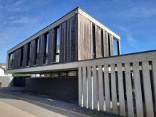 Hausansicht 2 AUSSERGEW�HNLICHES ARCHITEKTENHAUS IN MEERBUSCH-ILVERICH ZU VERMIETEN...