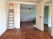 Dachgeschoss REIHENECKHAUS MIT KELLER, GARAGE UND KLEINEM GARTEN IN D�SSELDORF-HEERDT ZU VERKAUFEN...