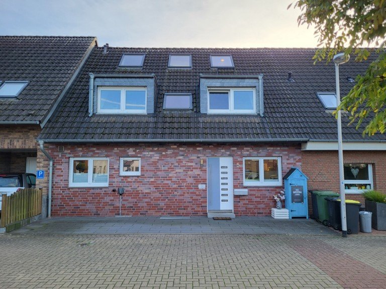Hausansicht Rommerskirchen/Butzheim Reihenmittelhaus MODERNES REIHENHAUS MIT KELLER UND SONNENGARTEN IN ROMMERSKIRCHEN-BUTZHEIM ZU VERKAUFEN...