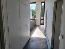 Flur OG AUSSERGEW�HNLICHES ARCHITEKTENHAUS IN MEERBUSCH-ILVERICH ZU VERMIETEN...