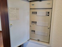 Unterverteilung FREISTEHENDES 1-2 FAMILIENHAUS MIT DOPPELGARAGE IM KRANKENHAUSVIERTEL IN GREVENBROICH-STADTMITTE...