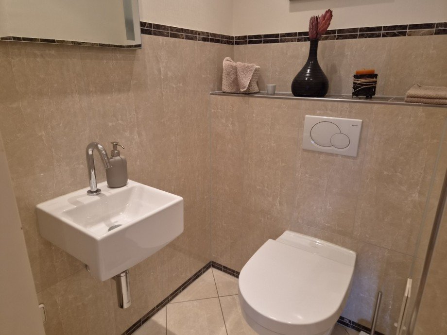 G�ste-WC Dachgeschosswohnung Meerbusch/B�derich