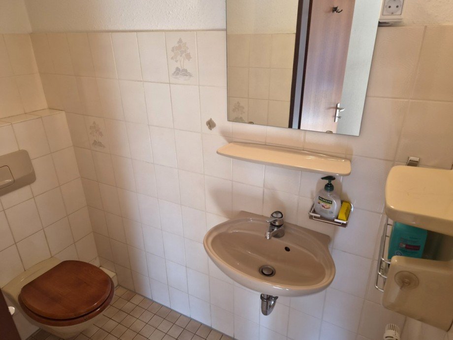 G�ste-WC Dachgeschosswohnung Meerbusch/B�derich
