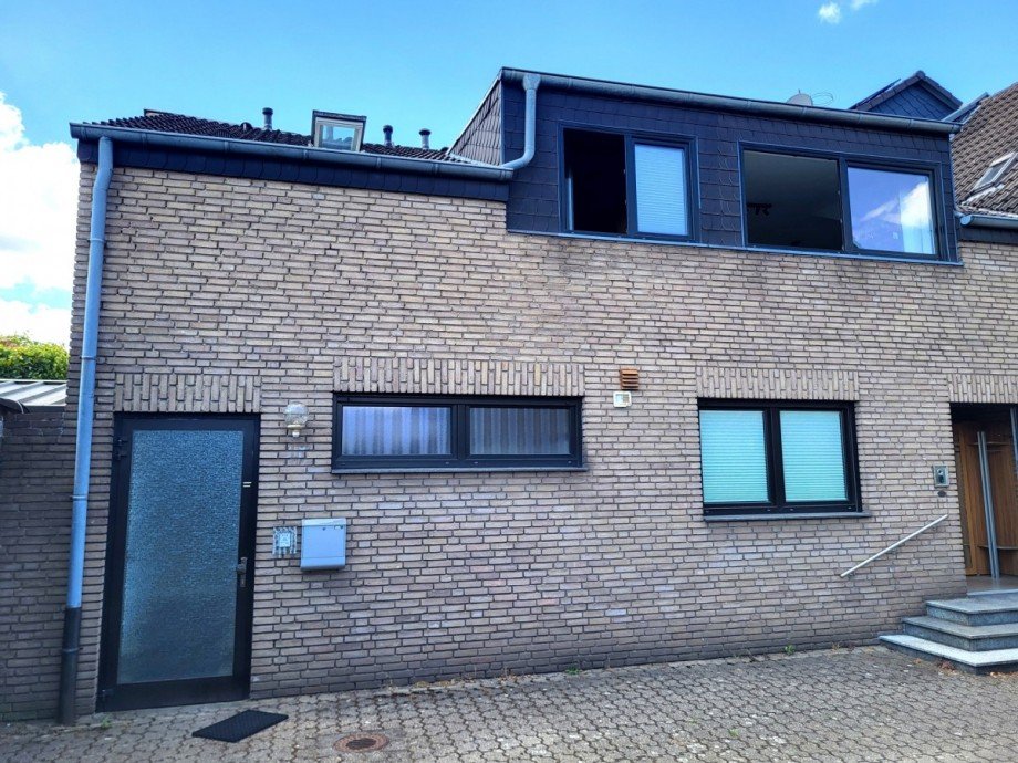 Hausansicht 3 Zweifamilienhaus Meerbusch/B�singhoven