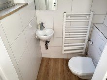 G�ste-WC KLEINES EINFAMILIENHAUS MIT GARAGE UND TOLLEM GARTEN IN NEUSS-REUSCHENBERG ZU VERMIETEN...