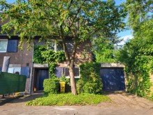Hausansicht 2 REIHENECKHAUS MIT KELLER, GARAGE UND KLEINEM GARTEN IN D�SSELDORF-HEERDT ZU VERKAUFEN...