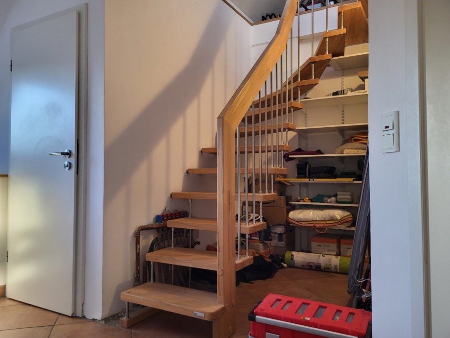 Treppe zum Spitzboden Reihenmittelhaus Rommerskirchen/Butzheim