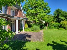Terrasse SOLIDES EINFAMILIENHAUS MIT S�DAUSRICHTUNG UND DOPPEL-GARAGE IN ALT-MEERERBUSCH ZU VERKAUFEN...