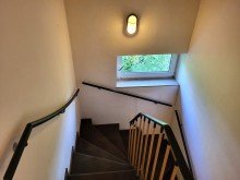 Treppe DG REIHENECKHAUS MIT KELLER, GARAGE UND KLEINEM GARTEN IN D�SSELDORF-HEERDT ZU VERKAUFEN...