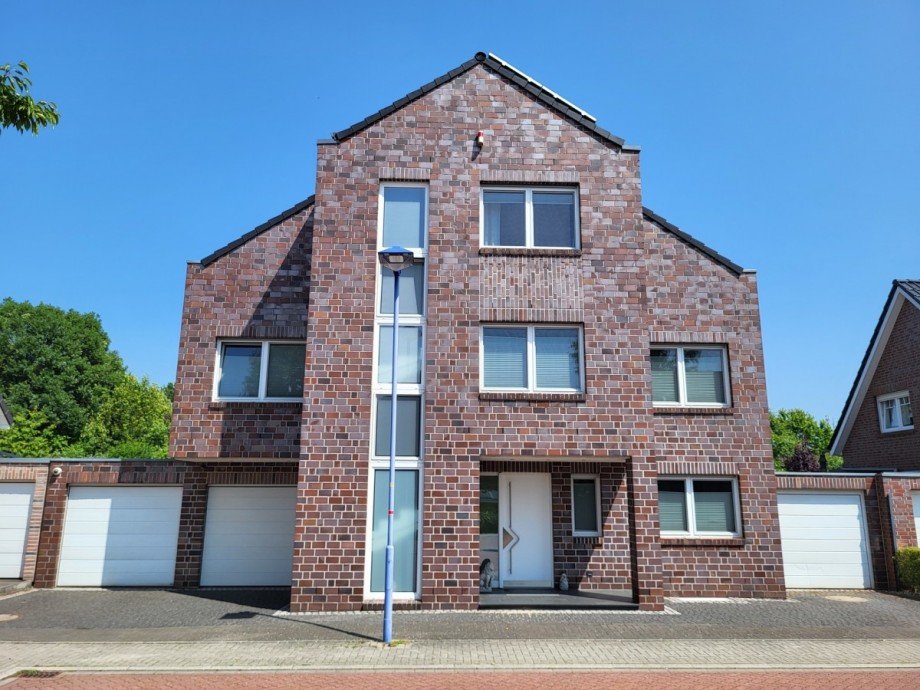 Hausansicht 2 Einfamilienhaus Meerbusch/Str�mp