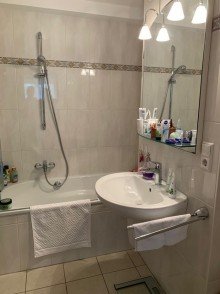 Bad CHARMANTE 2-ZIMMER-WOHNUNG MIT BALKON UND EINBAUK�CHE IN MEERBUSCH-B�DERICH ZU VERMIETEN...