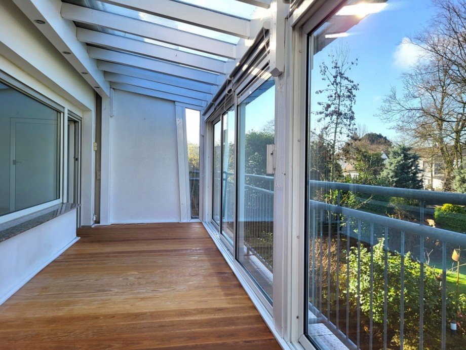 Wintergarten links Etagenwohnung Neuss/Bolssiedlung