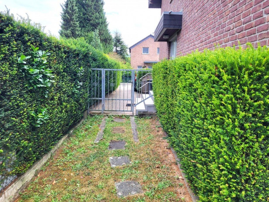 Garten Zugang Zweifamilienhaus Grevenbroich
