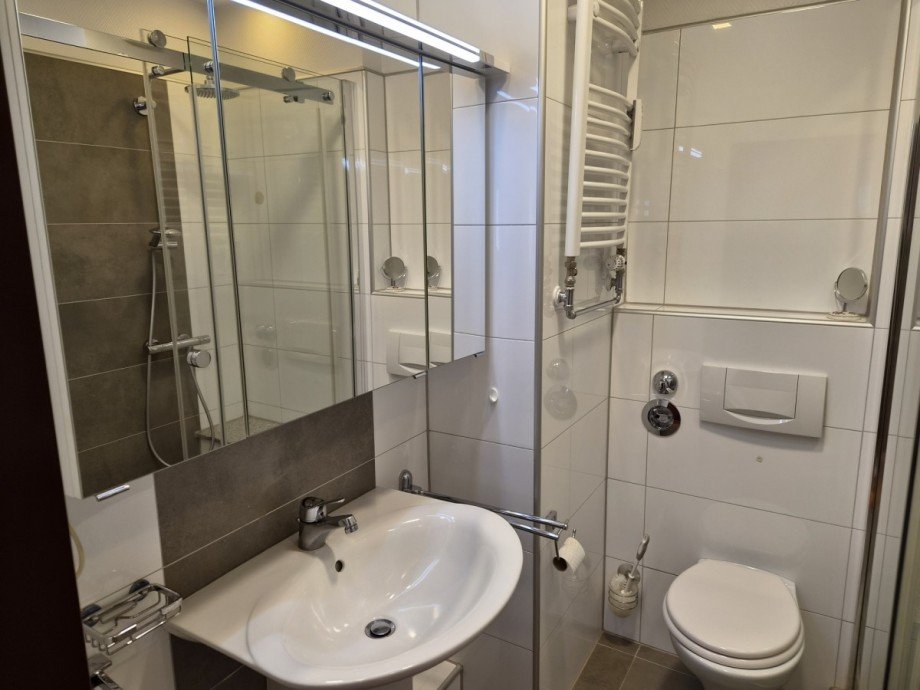 Bad Ansicht 1 Dachgeschosswohnung Meerbusch/B�derich