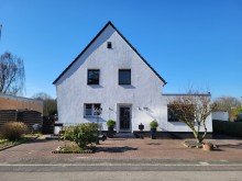 Hausansicht 2 FREISTEHENDES HAUS MIT EINLIEGERBEREICH UND SCH�NEM GARTEN IN MEERBUSCH-OSTERATH ZU VERKAUFEN...