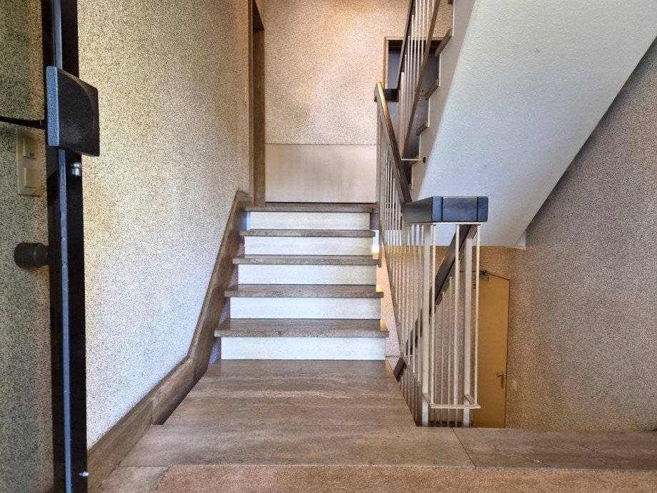 Treppenhaus Ansicht 1 Etagenwohnung Hilden