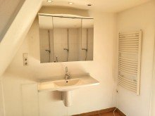 Bad Ansicht 2 FREISTEHENDES EINFAMILIENHAUS MIT GARAGE UND KELLER IN MEERBUSCH-OSTERATH ZU VERKAUFEN...
