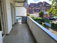 Balkon links BEREITS FREI: WOHNUNG MIT SONNENBALKON UND GARAGE IN ZENTRALER LAGE VON B�DERICH ZU VERKAUFEN...