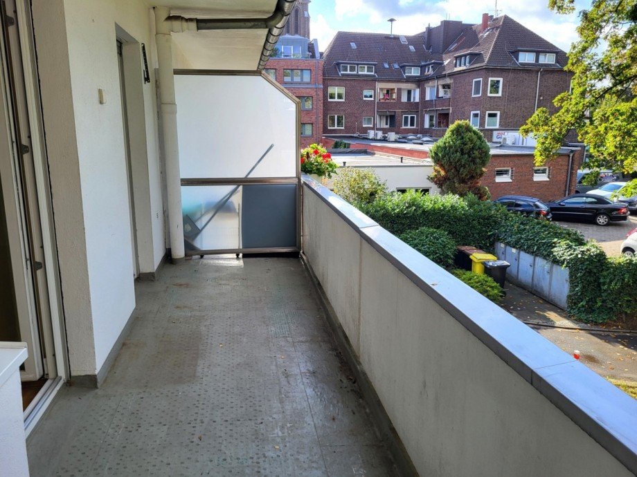 Balkon links Etagenwohnung Meerbusch/B�derich