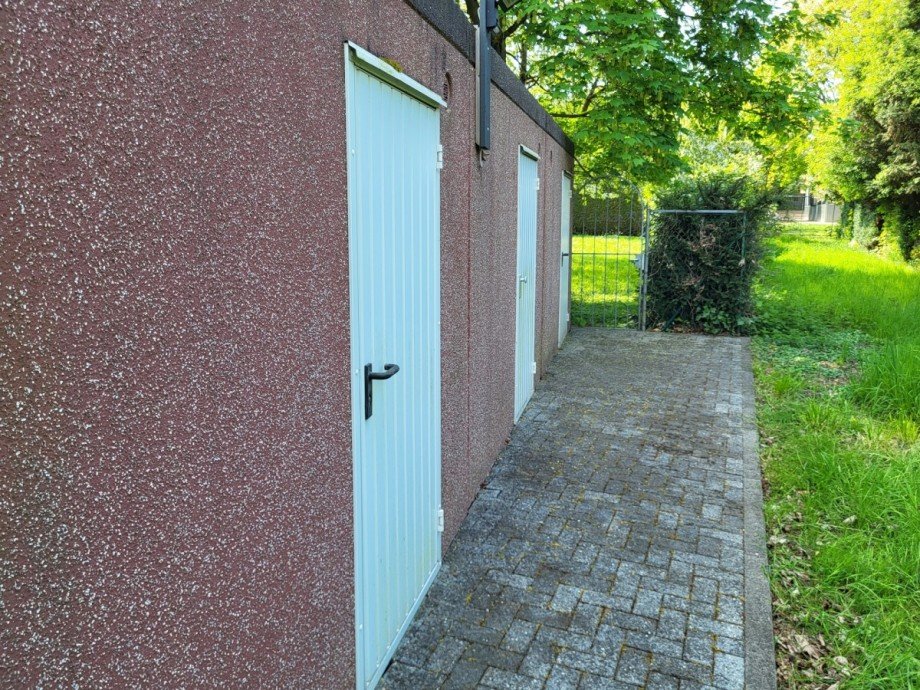 Zugang Garage R�ckseite Erdgeschosswohnung Grevenbroich/Gustorf