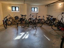Fahrradkeller HELLE 3-ZIMMER-WOHNUNG MIT BALKON, GARAGE UND PERFEKTER ANBINDUNG NACH D�SSELDORF ZU VERKAUFEN...