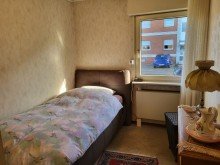 Kind 1 FREISTEHENDER BUNGALOW MIT KELLER UND 2 GARAGEN IN GREVENBROICH-FRIMMERSDORF ZU VERKAUFEN...