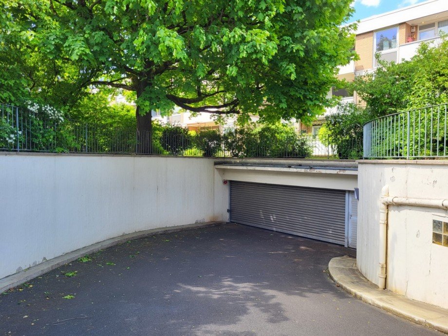 Einfahrt Tiefgarage Etagenwohnung Meerbusch/B�derich