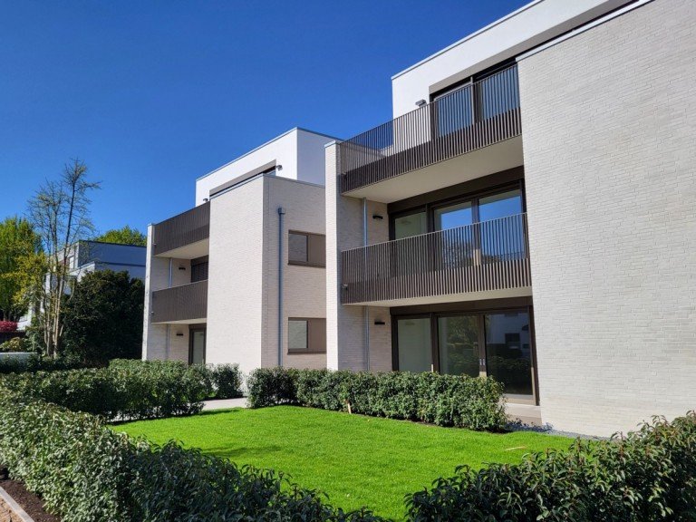 Hausansicht 1 Meerbusch/B�derich Penthousewohnung PENTHOUSE-WOHNUNG IN REPR�SENTATIVER STADTVILLA IN MEERBUSCH-B�DERICH ZU VERMIETEN...