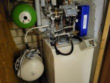 Fernw�rme FREISTEHENDER BUNGALOW MIT KELLER UND 2 GARAGEN IN GREVENBROICH-FRIMMERSDORF ZU VERKAUFEN...