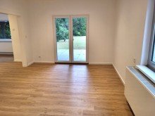 Essen Ansicht 1 KLEINES EINFAMILIENHAUS MIT GARAGE UND TOLLEM GARTEN IN NEUSS-REUSCHENBERG ZU VERMIETEN...