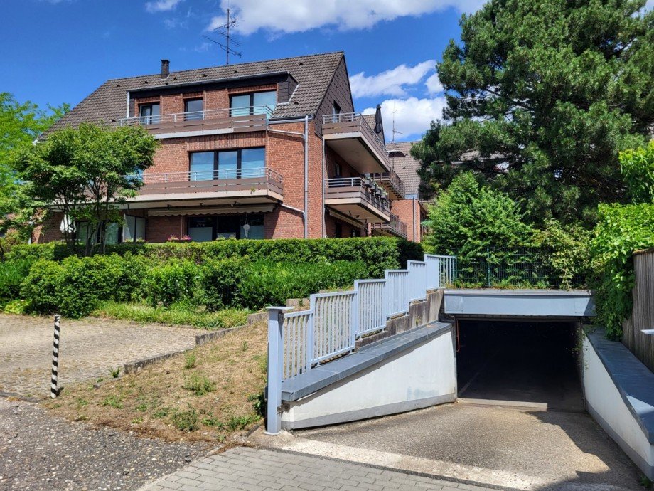 Zufahrt Tiefgarage Dachgeschosswohnung Meerbusch/B�derich
