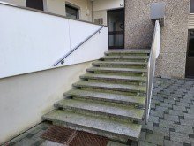 Treppe zum Eingang 2-ZIMMER-WOHNUNG MIT LOGGIA UND TIEFGARAGENPLATZ IN MEERBUSCH-B�DERICH ZU VERKAUFEN...
