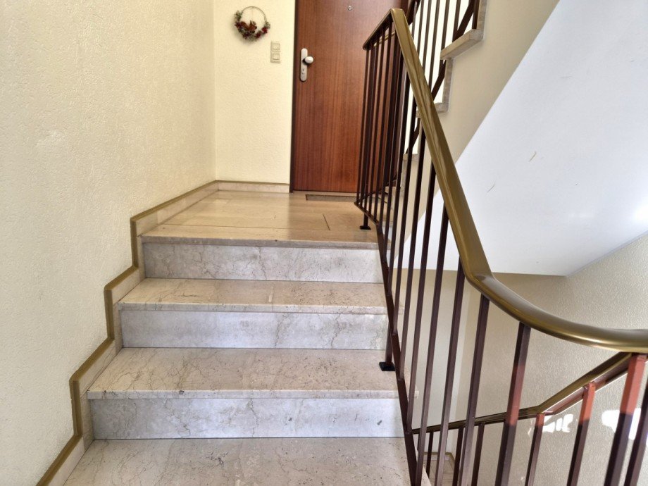 Treppenhaus Ansicht 1 Dachgeschosswohnung Meerbusch/B�derich