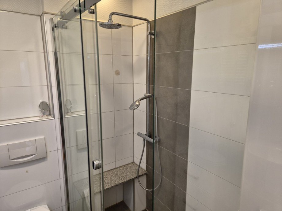 Bad Ansicht 2 Dachgeschosswohnung Meerbusch/B�derich