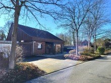 Hausansicht 2 FREISTEHENDES EINFAMILIENHAUS MIT GARAGE UND KELLER IN MEERBUSCH-OSTERATH ZU VERKAUFEN...