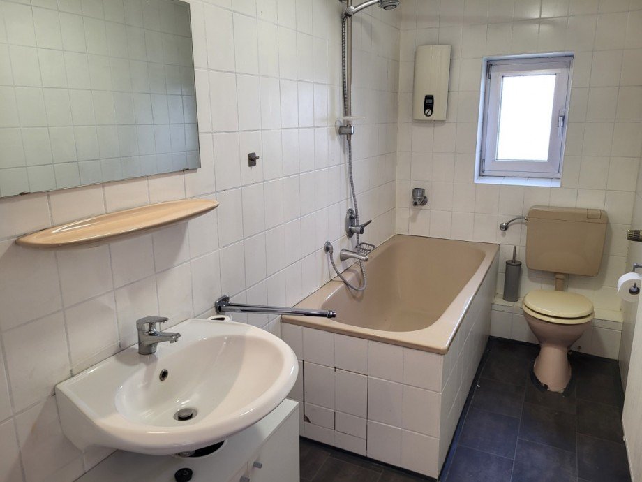 DG Bad Zweifamilienhaus Grevenbroich