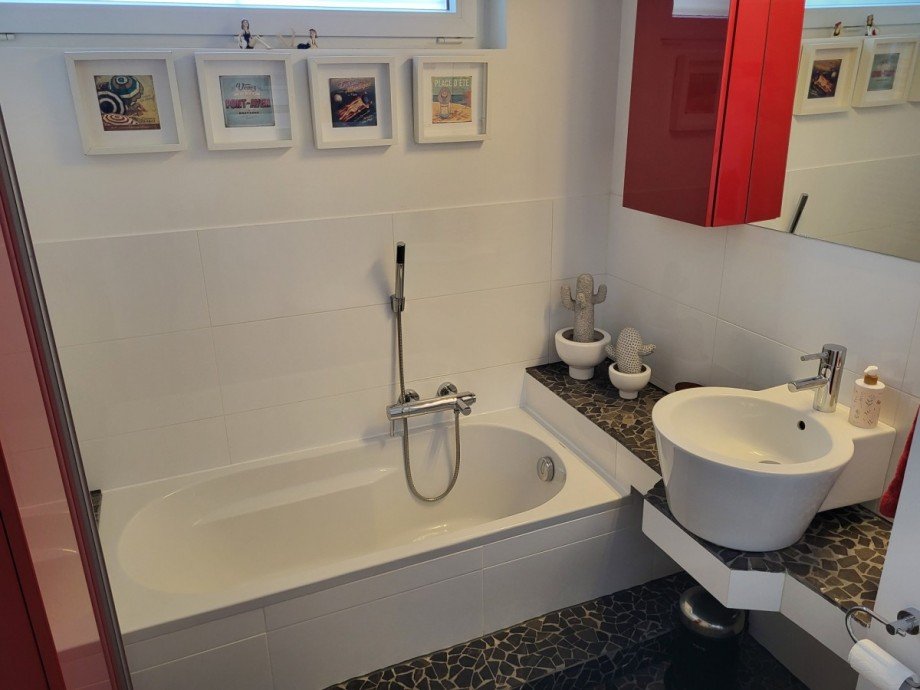 Bad Souterrain Ansicht 1 Bungalow Meerbusch/Str�mp