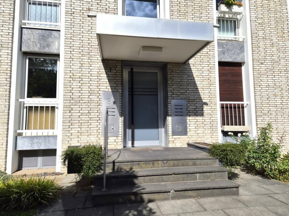 Hauseingang Dachgeschosswohnung Meerbusch/B�derich