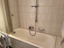Bad Ansicht 2 HELLE 3-ZIMMER-WOHNUNG MIT BALKON, GARAGE UND PERFEKTER ANBINDUNG NACH D�SSELDORF ZU VERKAUFEN...